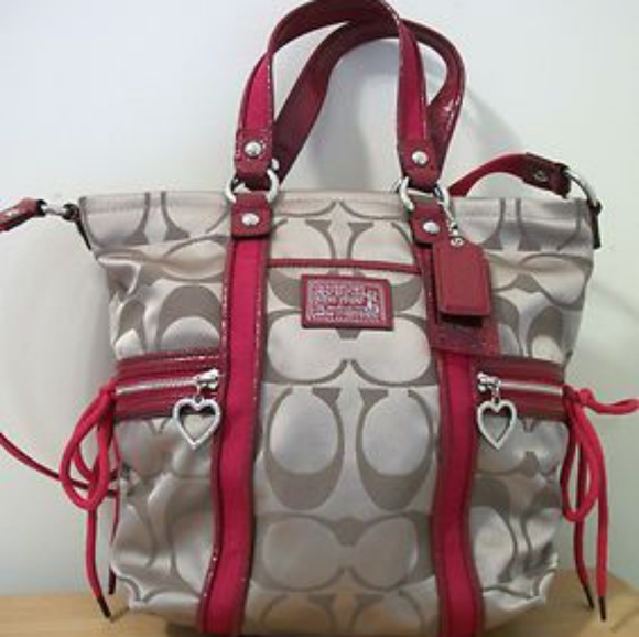 Coach Handbags - Coach Poppy Daisy Signature Pocket Tote